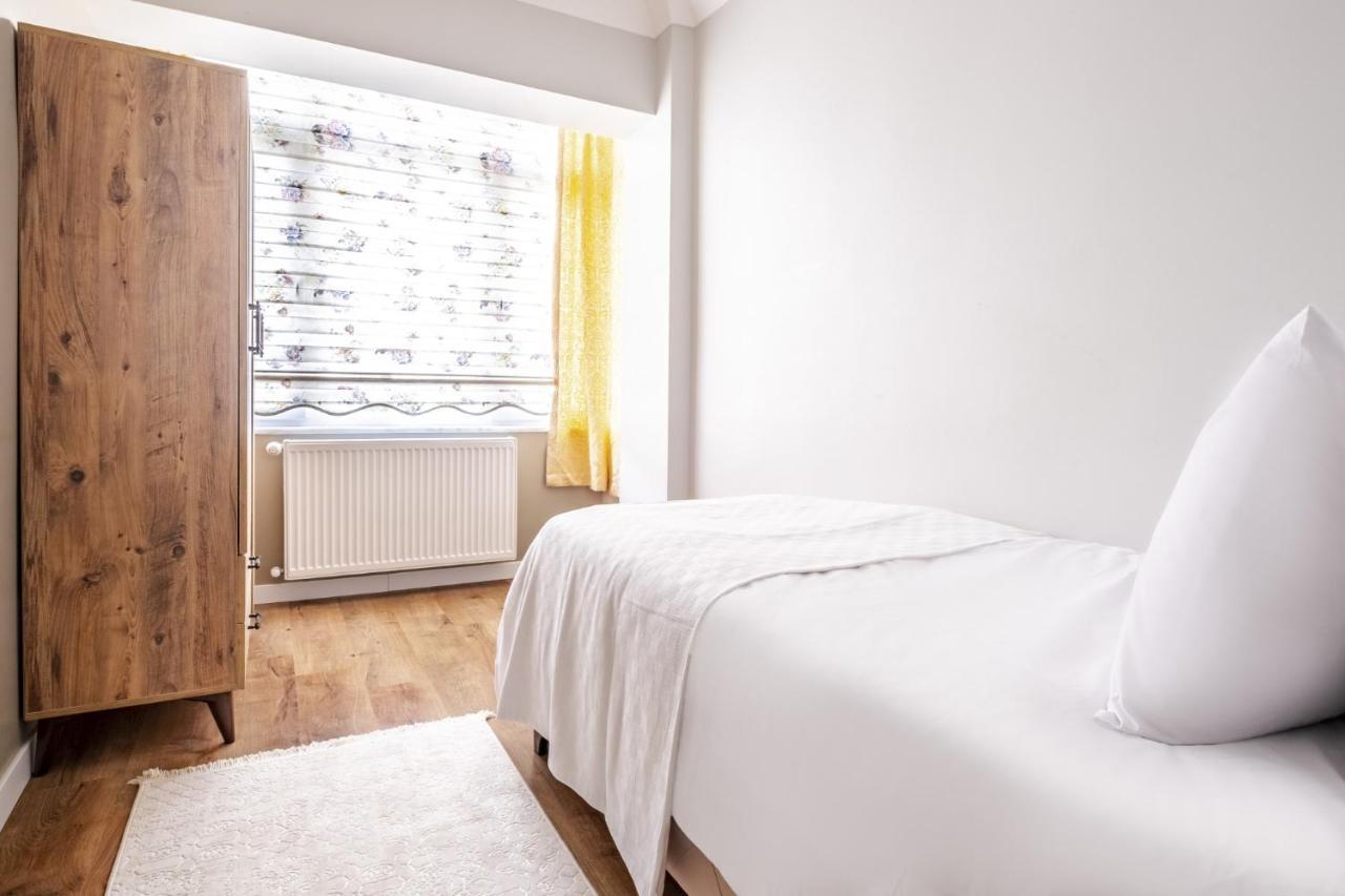 Vibrant Flat With Balcony In Maltepe Istanbul Exterior photo